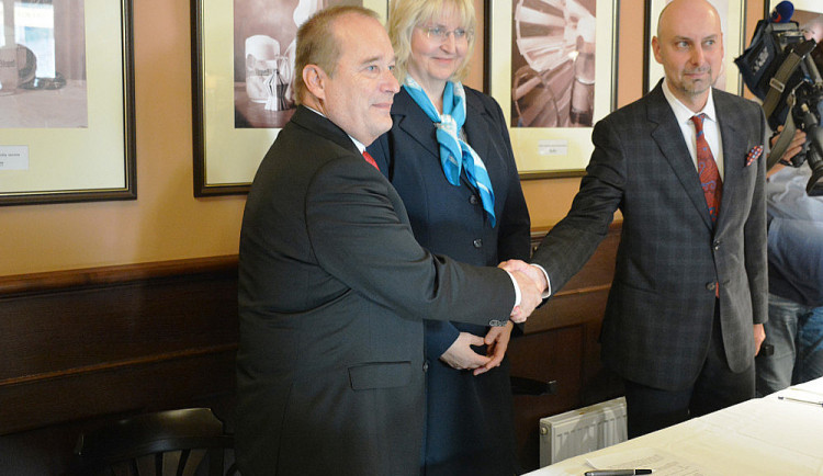 Město Hradec Králové si nechá za 776 tisíc korun prověřit projekt na stavbu nové fotbalové arény