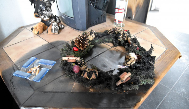 Hasiči vyjížděli na jižní Moravě k hořícímu adventnímu věnci i přiotráveným lidem