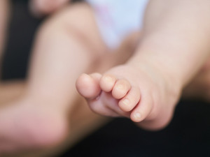 První letošní dítě v Královéhradeckém kraji se narodilo v 00:48 v Hradci