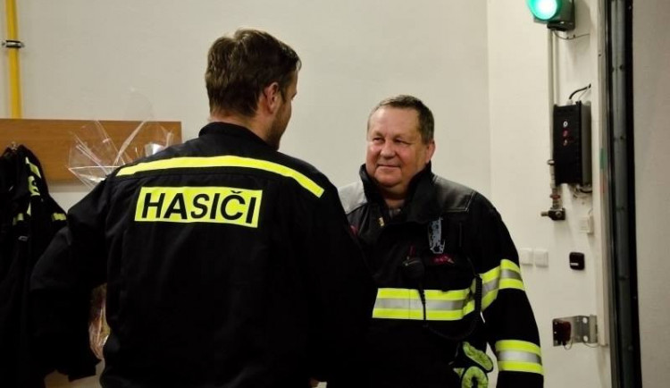Služebně nejstarší profesionální hasič náchodského okresu odsloužil poslední směnu