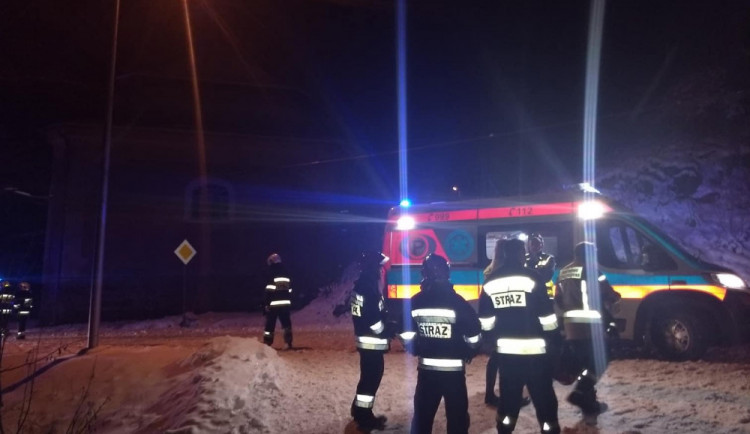 Čeští hasiči zasahovali v Polsku, zachraňovali dvě podchlazené osoby v obci Lewin Klodzki