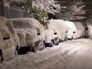 SJÍZDNOST: Na silnicích ve vyšších polohách Královéhradeckého kraje leží sníh