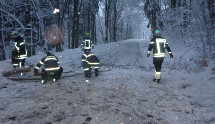 Uzavřená komunikace II/297 Od Černého Dolu do Janských Lázní