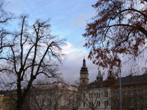 POČASÍ NA STŘEDU: Oblačno až zataženo, ojediněle déšť. Rtuť teploměru vyšplhá i na šestku