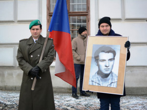 Centrem města prošel pietní průvod, studenti zopakovali pochod za Jana Palacha z roku 1969