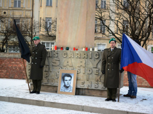 Centrem města prošel pietní průvod, studenti zopakovali pochod za Jana Palacha z roku 1969