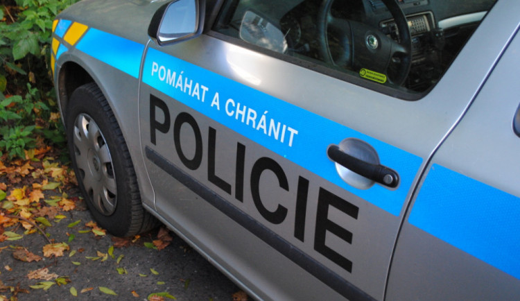 V továrně v Kvasinách zemřel muž, pravděpodobně se jednalo o pracovní úraz