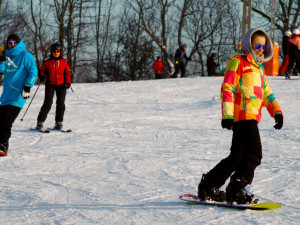 Na horách řádí zloději, ztrácí se lyže i snowboardy