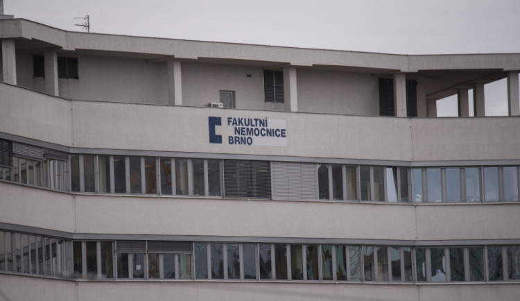Brněnské nemocnice kvůli chřipkové epidemii zakázaly návštěvy