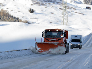 Zima se prodraží. Údržba krajských silnic je zatím o 17 milionů dražší než loni