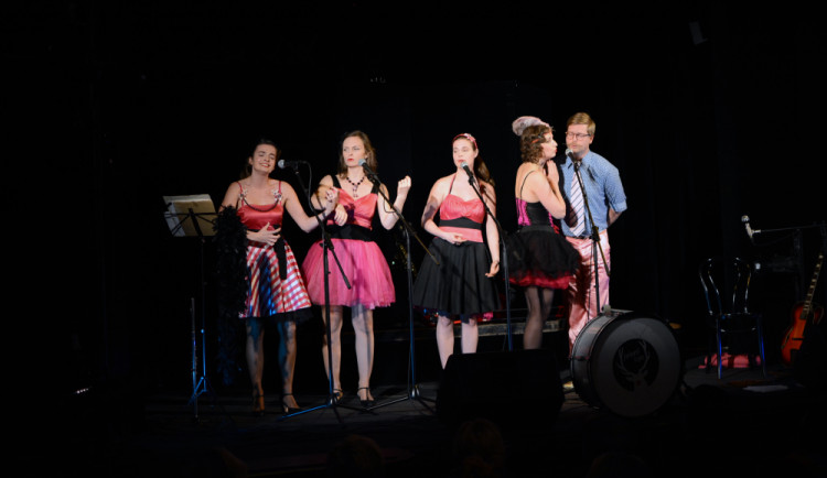 Hudební tělísko Jelení Loje slaví desáté výročí. Čtyři laně a jeden jelen přijeli do Draku