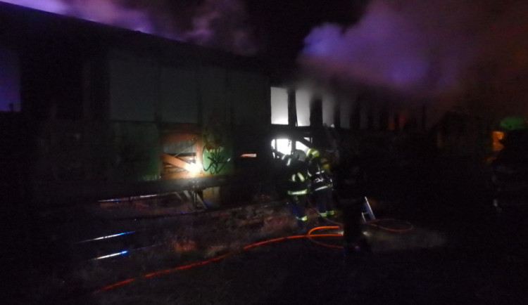 Požár vagónu v Jaroměři