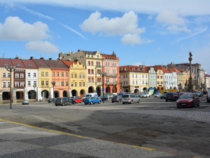 Hradecké Velké náměstí zakonzervovalo pozůstatky dávného osídlení