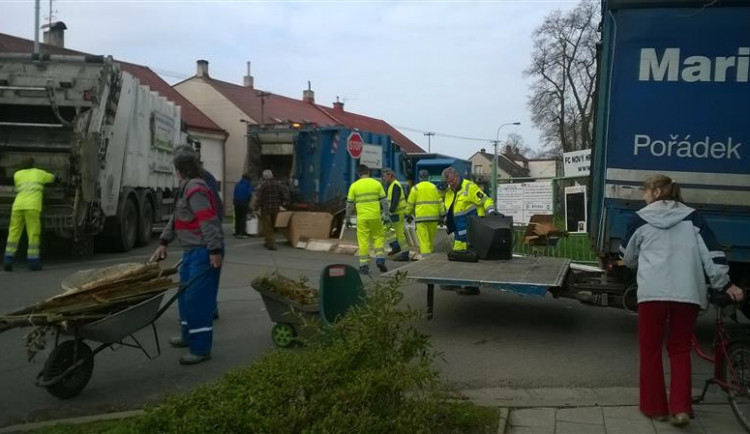 Mobilní svozy odpadu začnou v polovině března