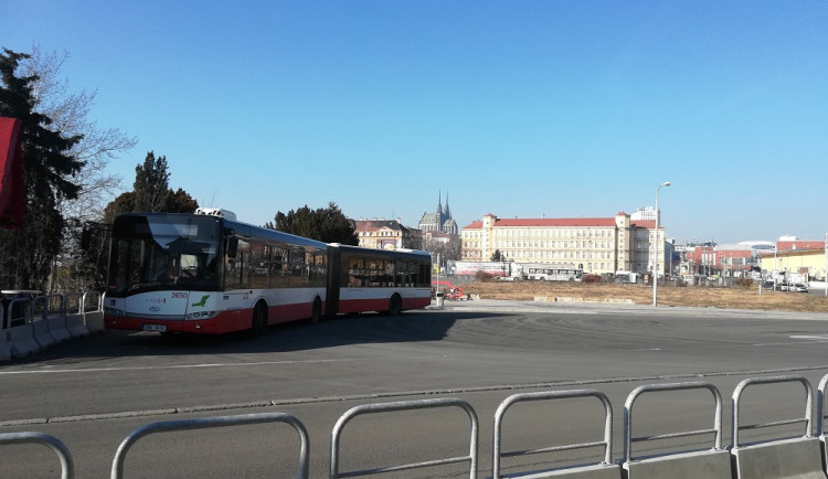 Dolní nádraží se otevře autům, vznikne zde parkoviště K+R