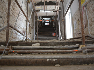 Bezbariérový Hradec! Nebezpečné schody budou minulostí, díky evropským dotacím vznikne v Bonu Publicu moderní výtah