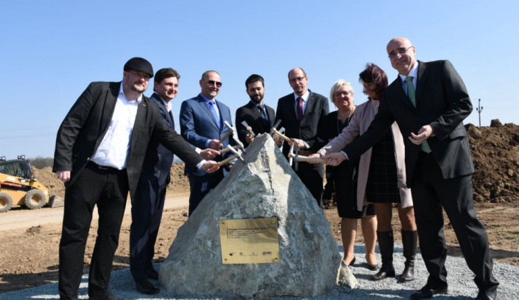 Kraj začal stavět první část obchvatu Opočna za 145 milionů korun