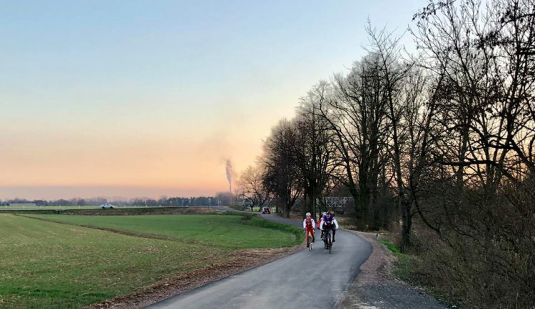 Cyklostezka Hradubická labská