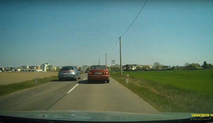 Nebezpečné předjíždění