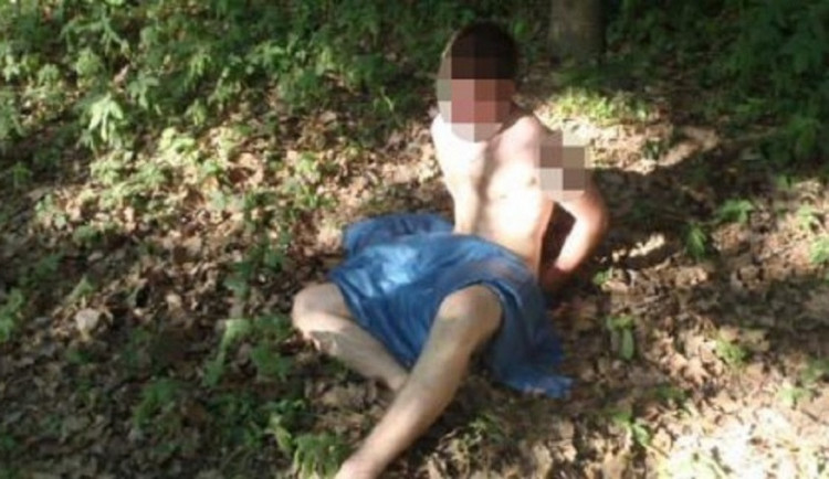 Masturbační fantom dopaden. Policisté chytili muže pravidelně onanujícího v zámeckém parku