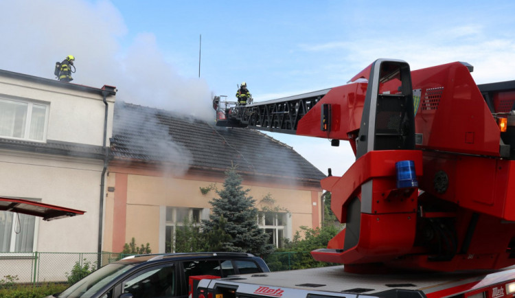 Požár domu v ulici Maxe Malého v Hradci Králové
