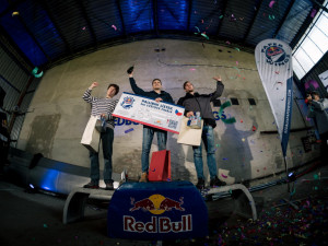Studenti UHK uspěli v soutěži Red Bull Paper Wings. Antonín Kolář pojede na mistrovství světa v hodu papírovou vlaštovkou
