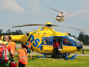 Na vrtulníkovou show v Hradci Králové přišlo přes 20 tisíc lidí