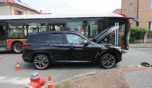 Nehoda v Bezručově ulici.