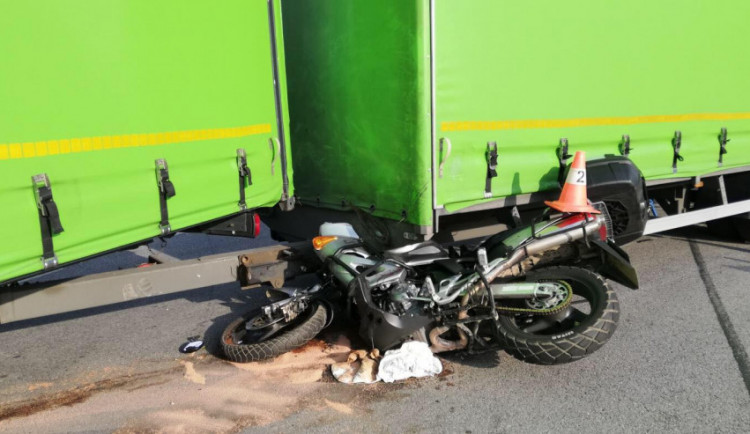 FOTO/ VIDEO: Černé úterý na jihočeských silnicích. Na Strakonicku zemřel motorkář