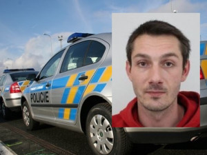 Policie nikde nemůže najít tohoto muže. Obrací se na veřejnost