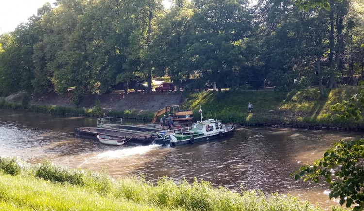 Povodí Labe upravuje soutok Labe a Orlice.