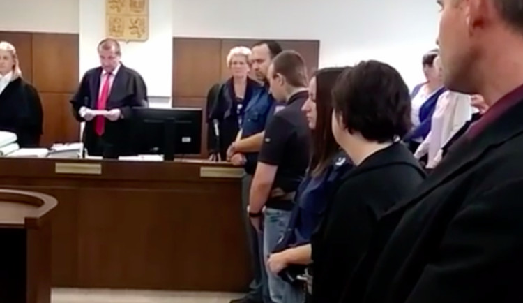 Janáková u soudu, kde dostala třicet let.