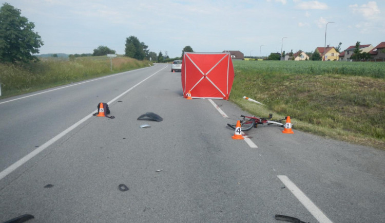Na Písecku zemřel nezletilý cyklista. Nedal přednost autu