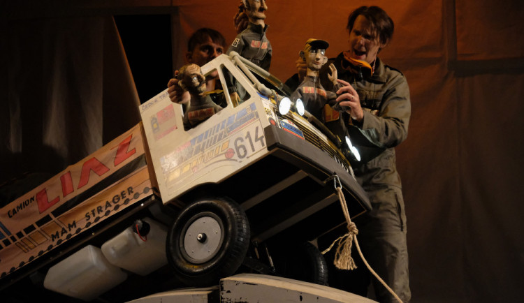 SOUTĚŽ: Naivní divadlo Liberec přiváží do Hradce svou Pohádku o Liazce