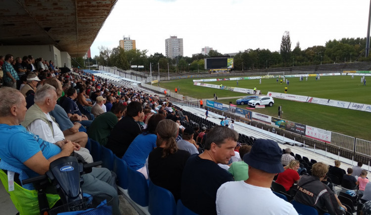 Hradec vypíše už třetí tendr na stavbu fotbalového stadionu. Podle opozice se jen ztratil čas