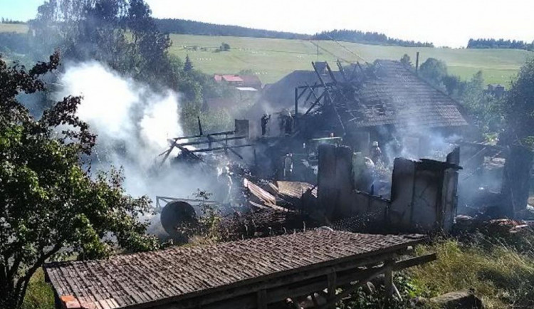 Požár stodoly v Pecce