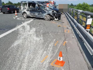 Pozor na únavu za volantem. Policie řeší dvě nehody na dálnici, kdy řidiče přemohl mikrospánek