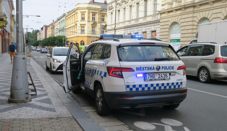 Strážníci v ulici ČSA.