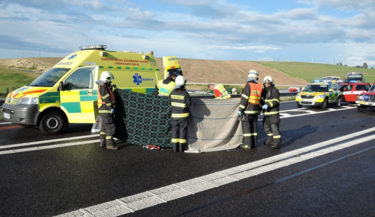 Řidič nedal přednost kamionu, i přes snahu svědků o resuscitaci na místě zemřel