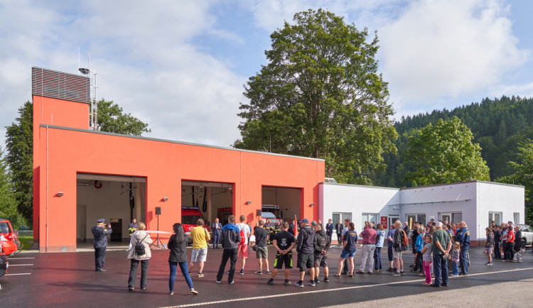 Hasiči v Trutnově mají novou Zbrojnici