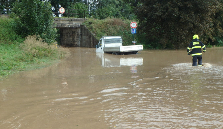 Déšť způsobil komplikace i řidičům