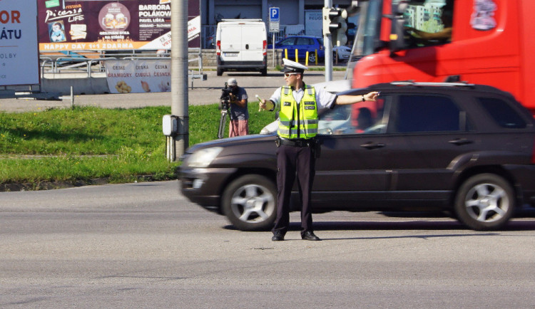 Rekonstrukce křižovatky Na Dlouhé louce se kvapem blíží, očekávají se kolony