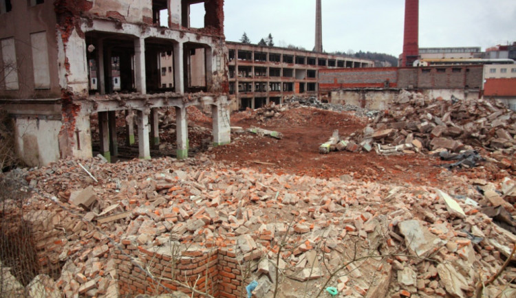 Rozbořený areál textilky Tepna 