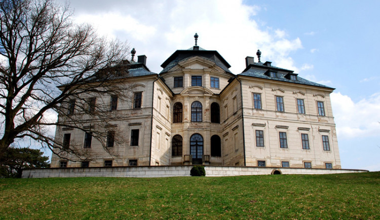 Zámek Karlova Koruna je krásnou stavbou 