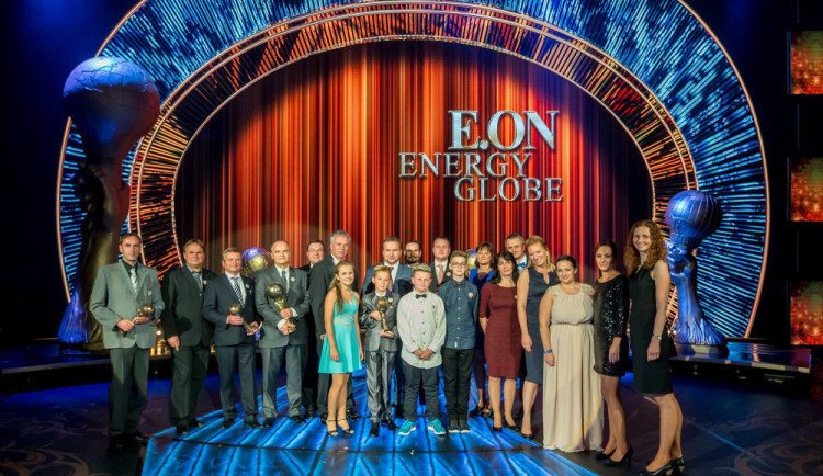 size4-15687049229371-2-na-soutezicich-ocenuji-odvahu-se-do-souteze-prihlasit-rika-eliska-marsalkova-porotkyne-souteze-e-on-