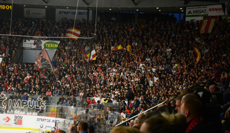 KOMENTÁŘ: Pardubice můžou puknout zlostí. Od té doby, co je extraliga v Hradci, je pardubický hokej na dně