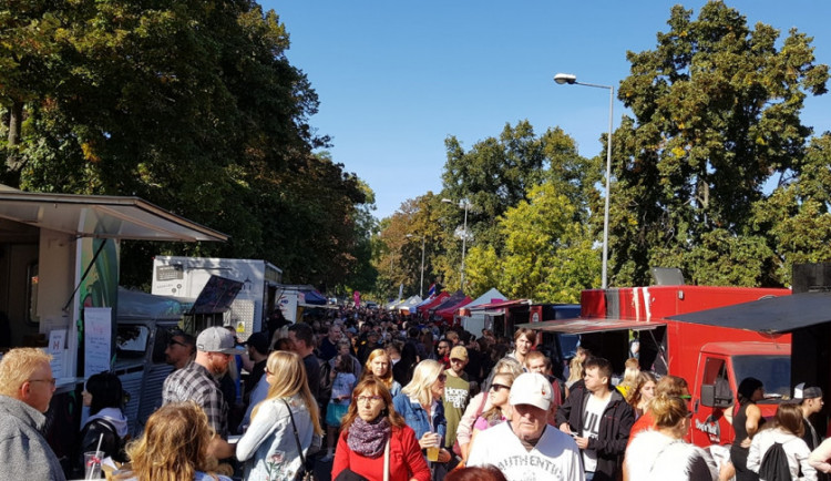 Gurmanský festival na nábřeží přilákal tisíce lidí