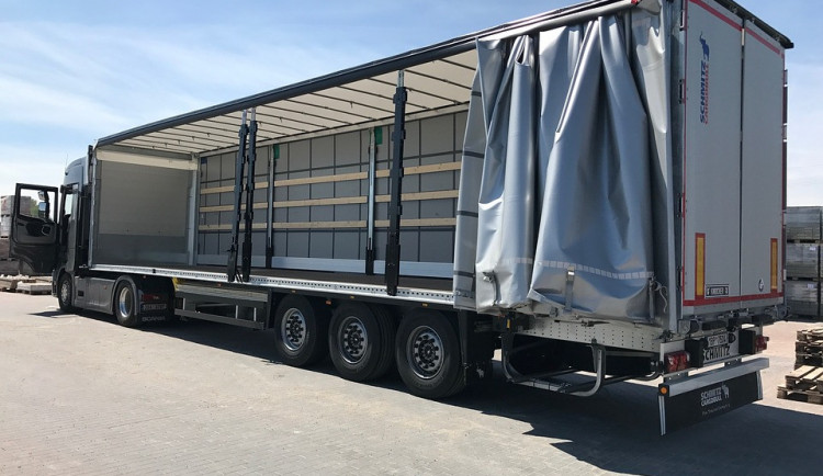 Tři migranty, kteří se z Afghánistánu dostali až do Rychnova, zadrželi zaměstnanci firmy