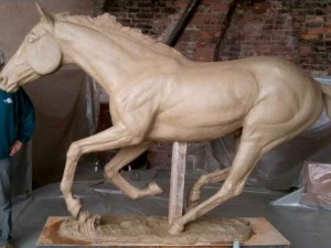 Bronzová socha koně Peruána je hotová, odhalena bude 12. října