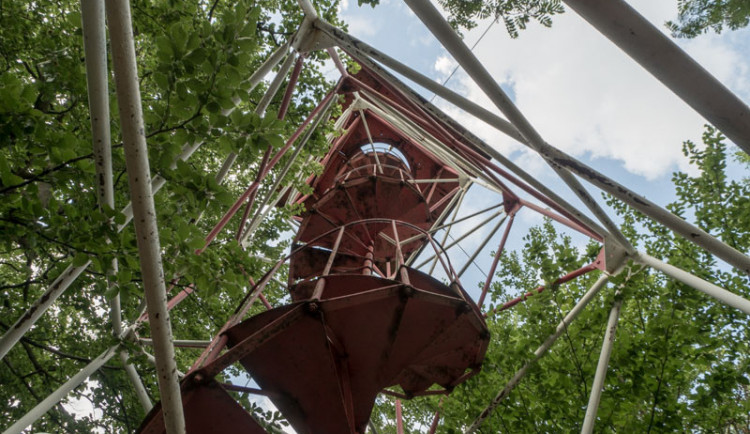 Rozhledna v Jestřábích horách